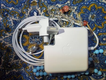 Apple 60W MagSafe 2 Macbook Pro Charger