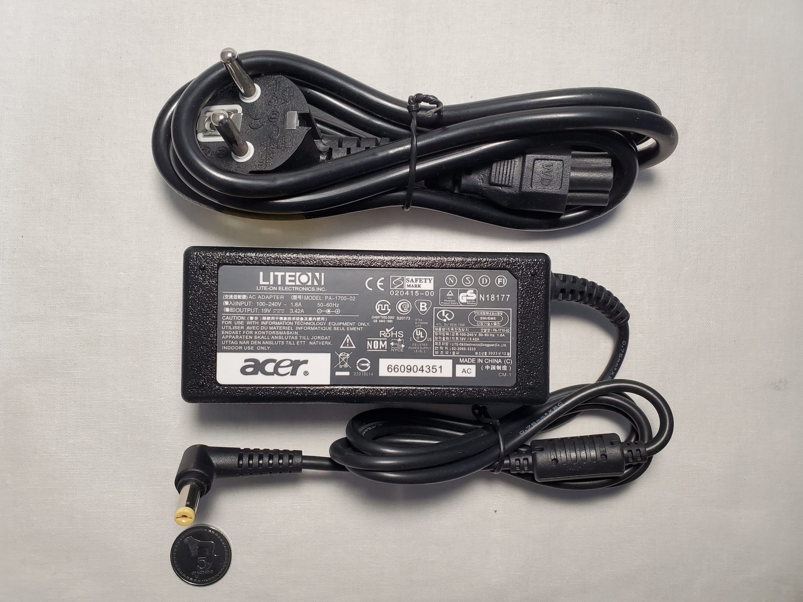 20251203_173436 Acer laptop charger 65w 19V - 3.42A. 4x1.35mm connector. with power cord