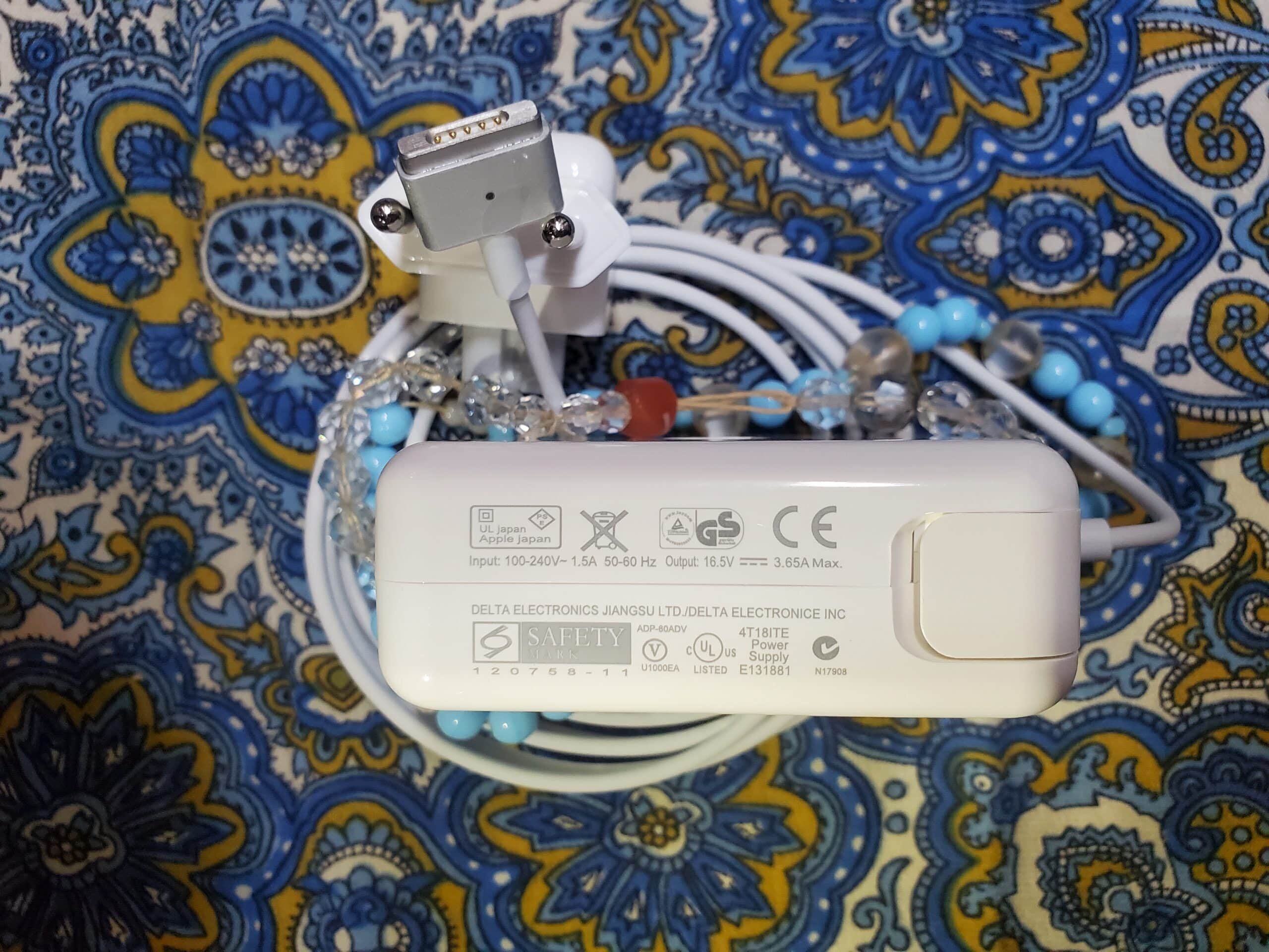 20240920_033920 Apple 60W MagSafe 2 Macbook Pro Charger
