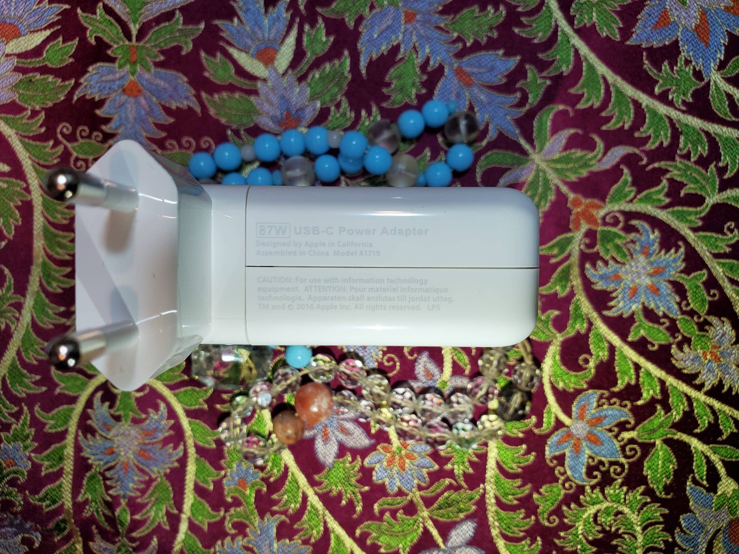 20240927_021252 Apple 87W USB-C Power Adapter