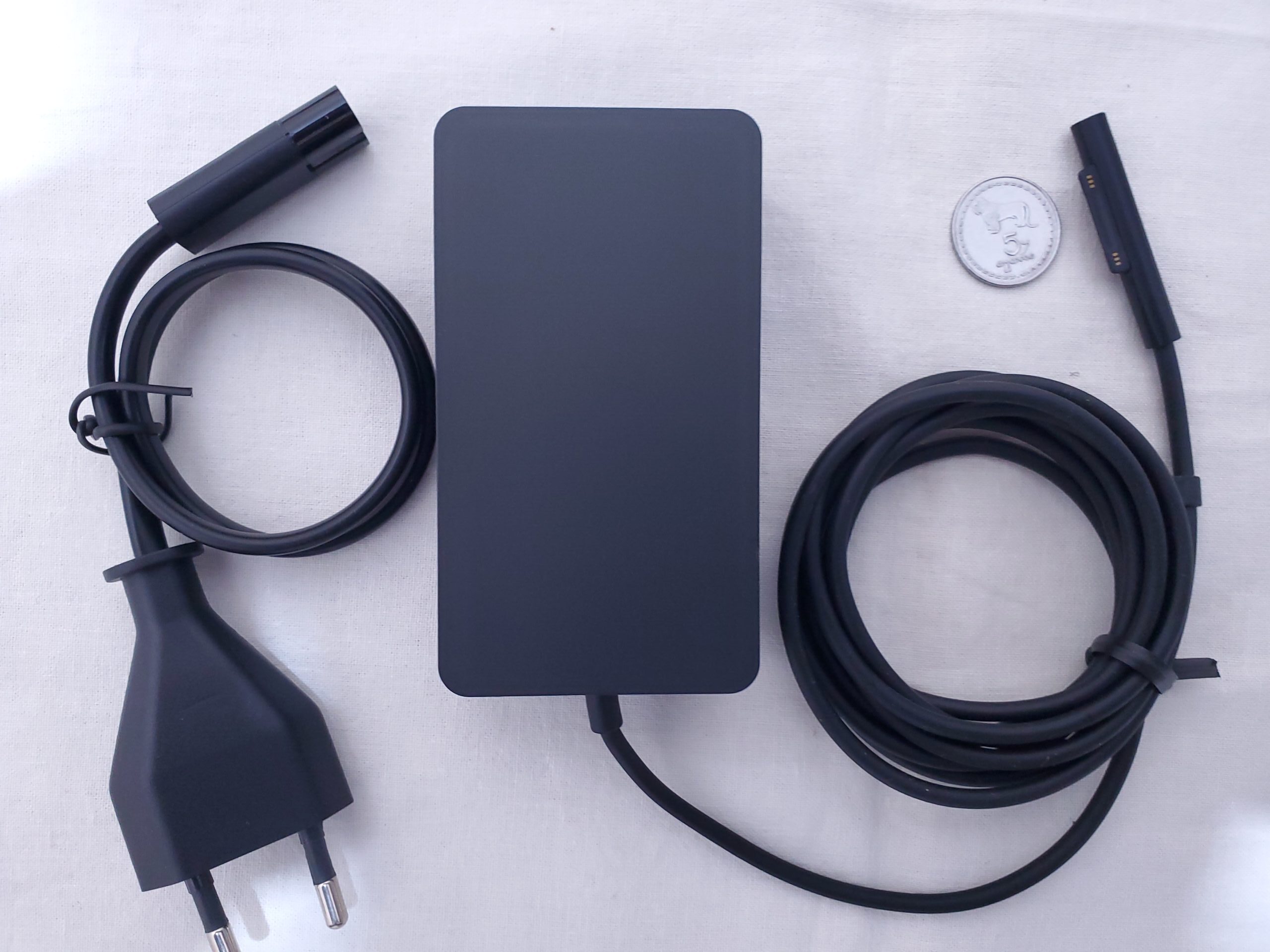 20251104_221002 Microsoft Surface pro charger 65w 1706