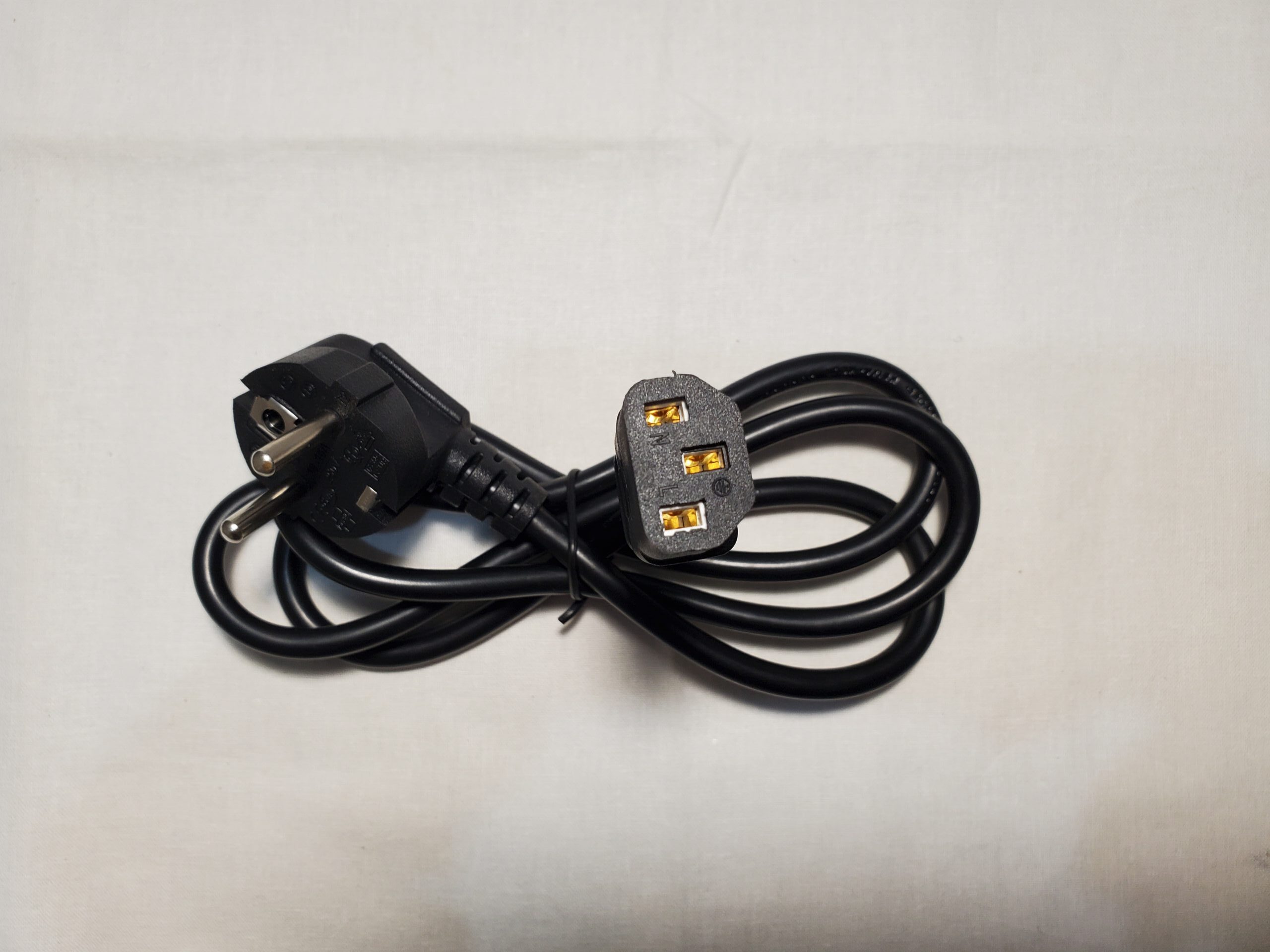 20251119_195306 Laptop charger and Computer power supply cable C13 IEC 60320