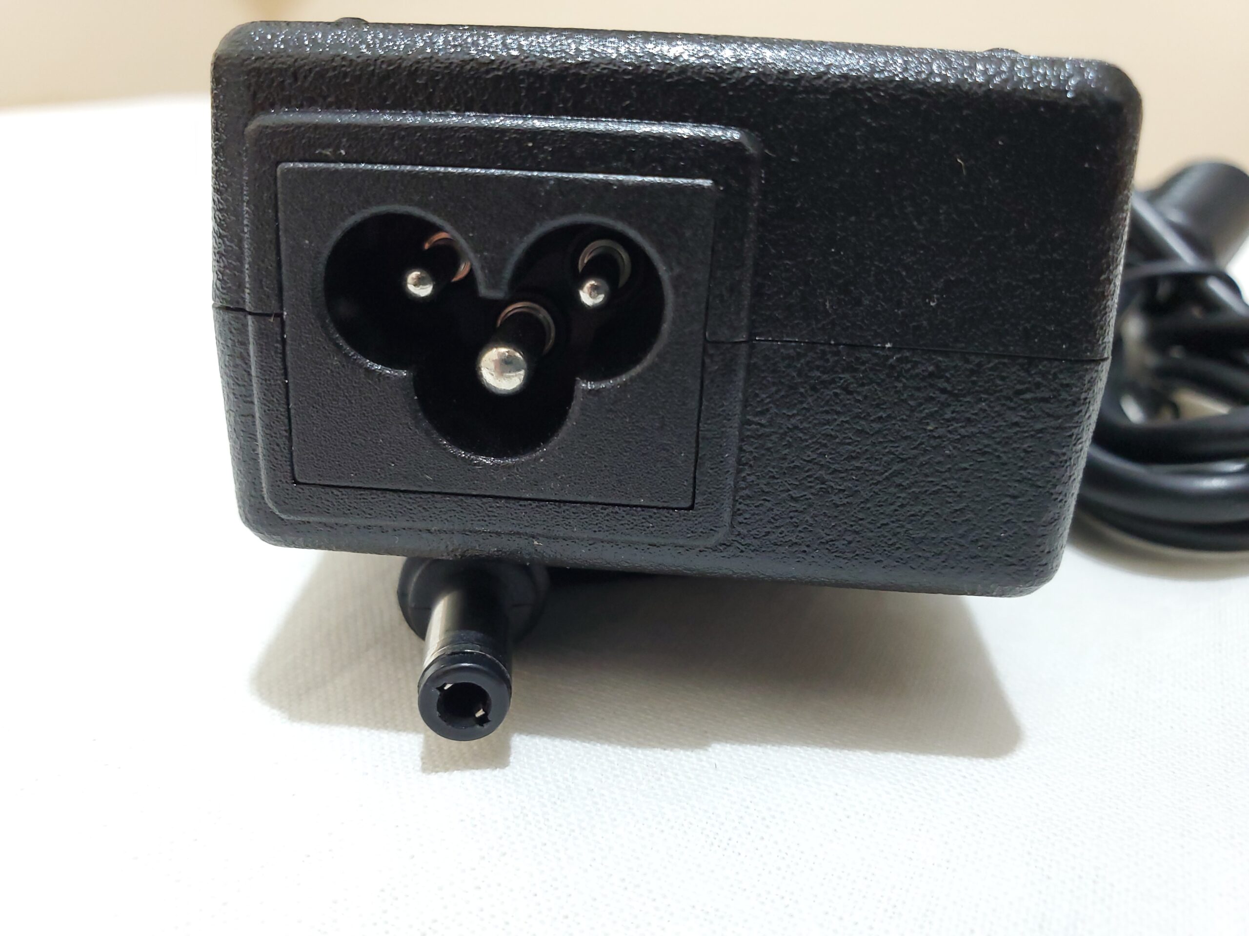 90w Lenovo laptop charger 90w 20V - 4.5A 5.5mm/2.5mm Connector