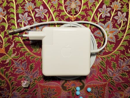 Apple 85W MagSafe Macbook Pro 15 - 17 inch Charger L Tip Shape connector